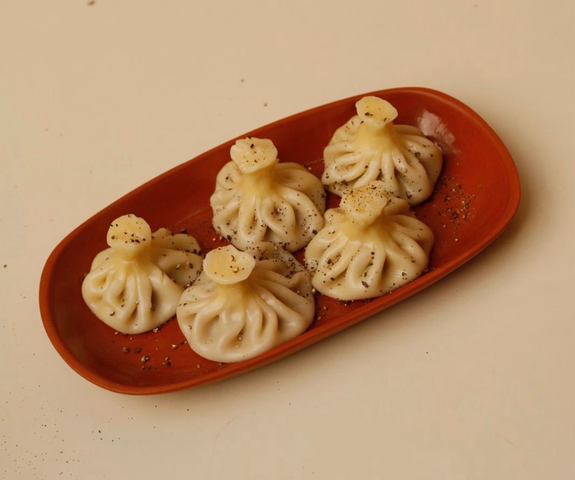 Batoni • ბატონი Photos 2